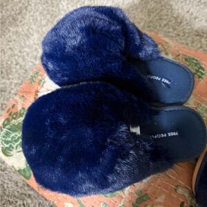 Free People Snow Ball Slippers 🔥 Size 9.5 $50 Each New